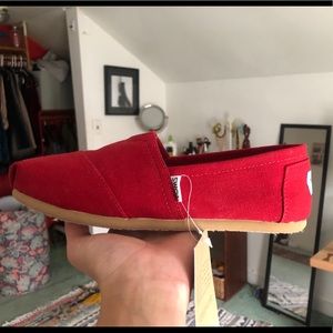 NWT Toms Canvas Red Shoes
